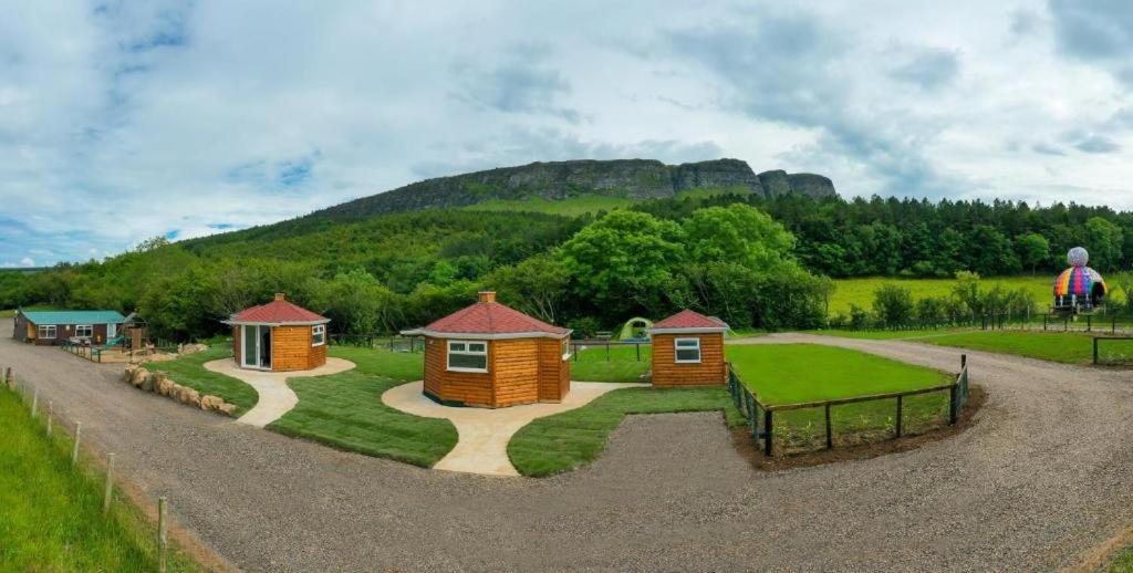 Waterfall Caves Limavady Buitenkant foto